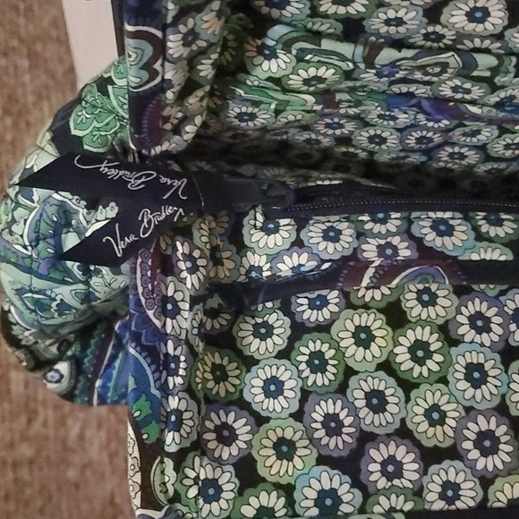 Vera Bradley fashion design Handbag - Picture 3 of 8